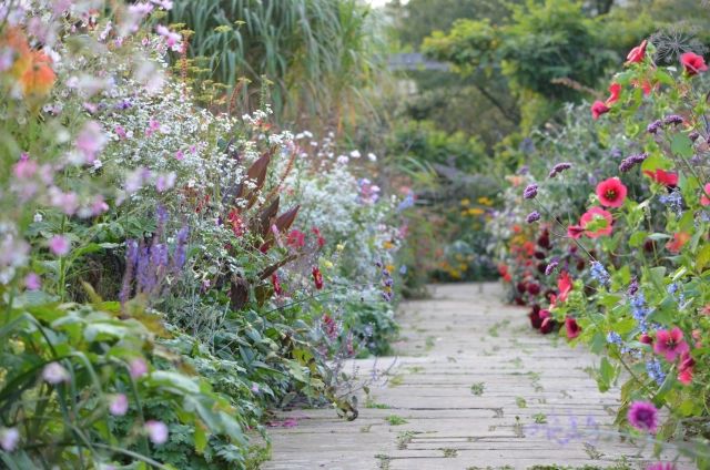 english gardens feature winding paths and surprise views